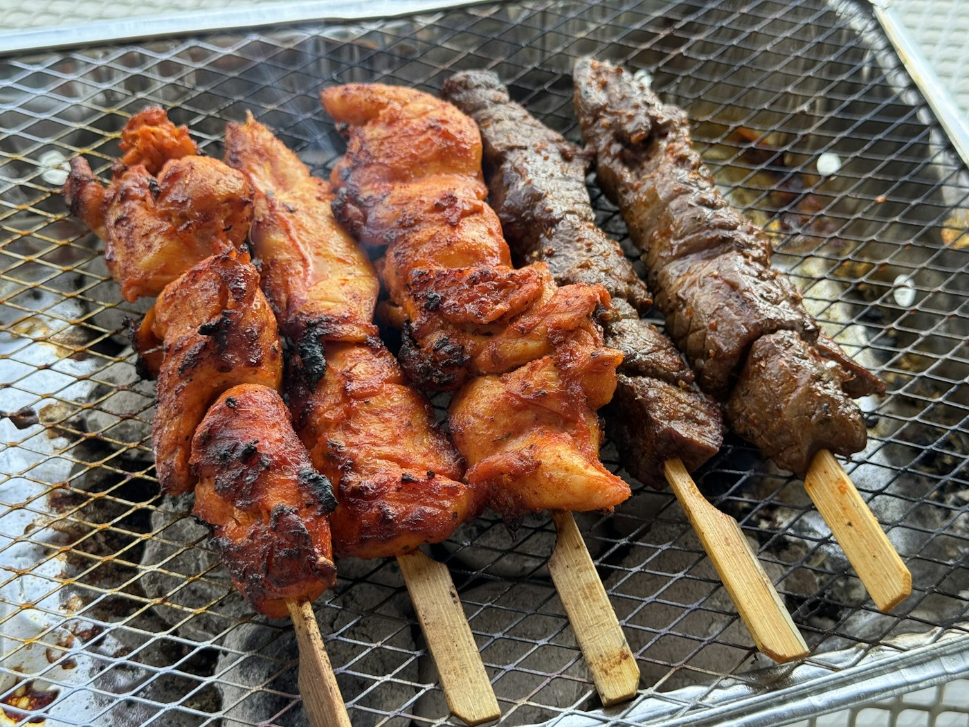 Brochetas al fuego